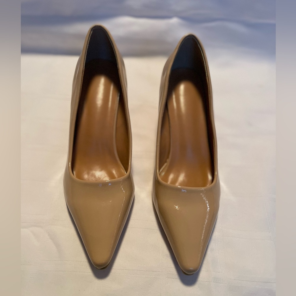 NEW Women’s Tan Patent Leather 2” Heels!
